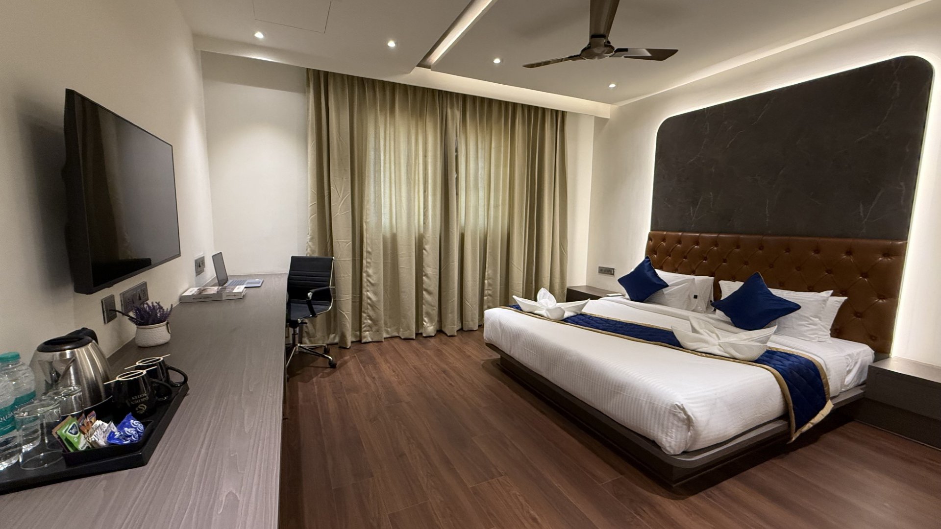 Golden Suites Slider 1